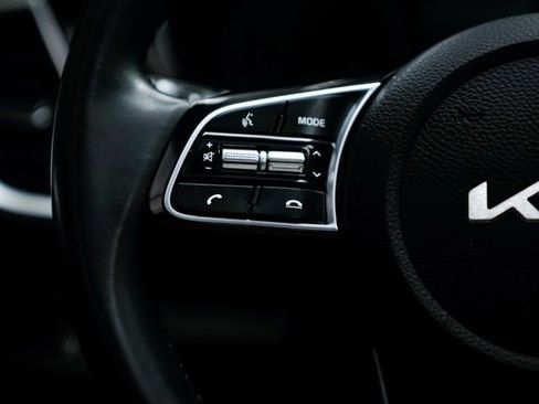 Used 2023 Kia Seltos EX image 19