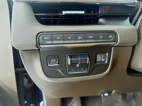 Used 2023 Cadillac Escalade Sport w/ Touring Package AWD/4WD image 10