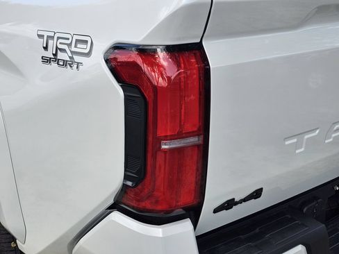 Used 2025 Toyota Tacoma TRD Sport AWD/4WD image 7