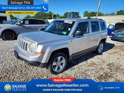 Used 2014 Jeep Patriot Latitude AWD/4WD image 1