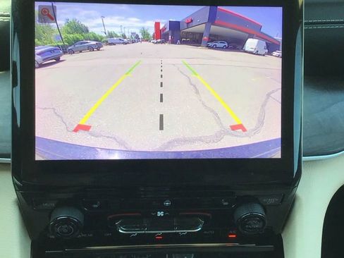 Used 2022 Jeep Grand Cherokee Limited w/ Trailer Tow Prep Group (B) AWD/4WD image 10