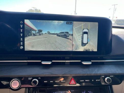 Used 2024 Kia Carnival SX image 29