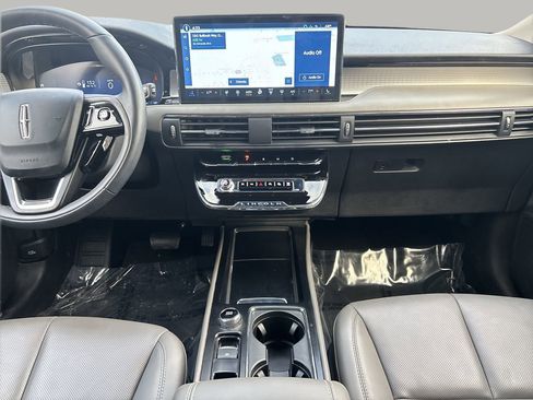 Used 2025 Lincoln Corsair FWD w/ Equipment Group 101A image 10