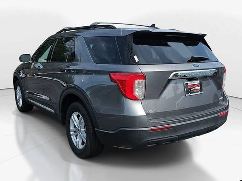 Used 2022 Ford Explorer XLT AWD/4WD image 5