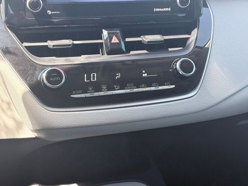 Used 2022 Toyota Corolla LE FWD image 10