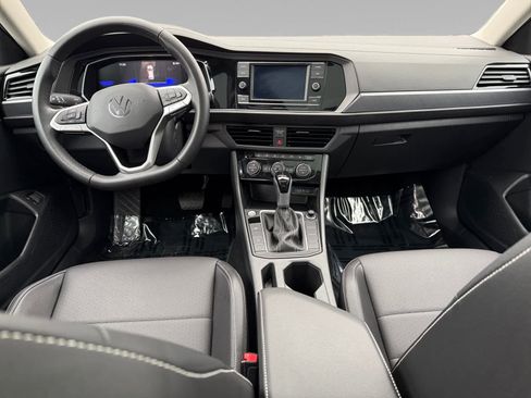 Used 2023 Volkswagen Jetta SE image 10