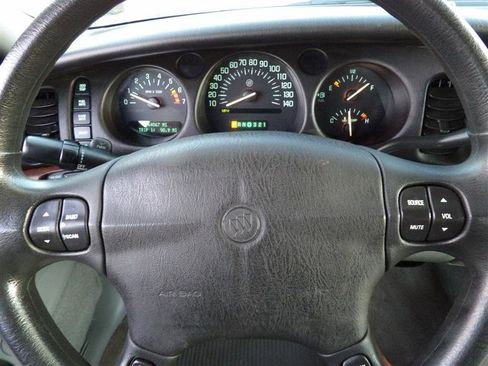 Used 2004 Buick Le Sabre Custom image 16