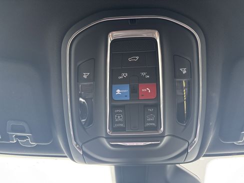 New 2025 Jeep Grand Cherokee Laredo X w/ Luxury Tech Group I image 27