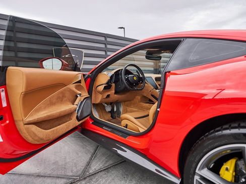 Used 2023 Ferrari Roma image 33