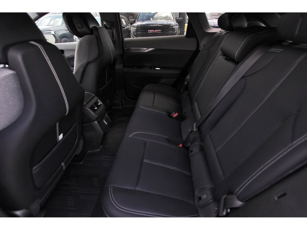 New 2027 Cadillac Optiq Luxury AWD/4WD image 7