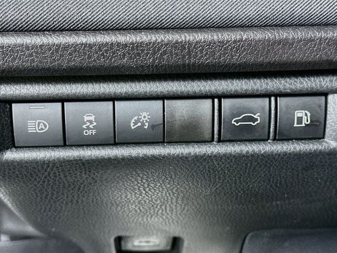 Used 2025 Toyota Camry LE FWD image 17