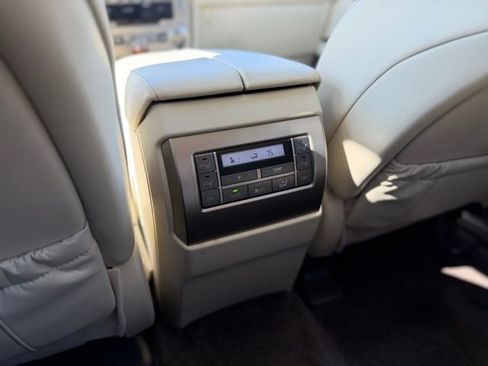 Used 2019 Lexus GX 460 Premium w/ Premium Package image 19