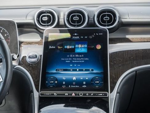 Used 2025 Mercedes-Benz GLC 300 4MATIC image 21