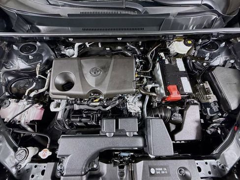 Certified 2025 Toyota RAV4 LE image 28