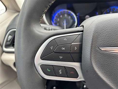 Used 2023 Chrysler Voyager LX image 19