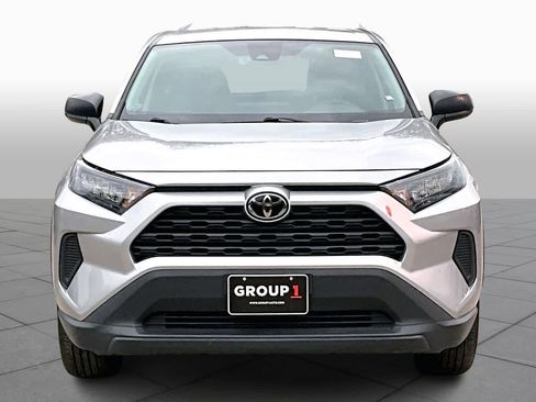 Used 2022 Toyota RAV4 LE image 3