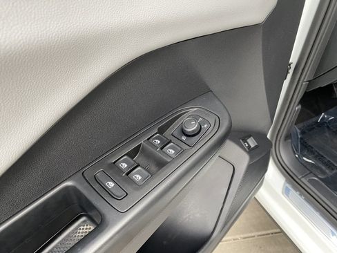 Used 2022 Volkswagen Taos SE w/ Panoramic Sunroof Package image 26