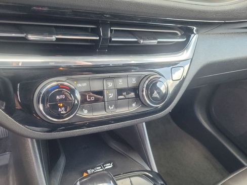 Used 2024 Buick Envista Sport Touring w/ Convenience I Package FWD image 20