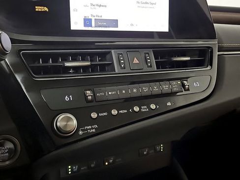 Used 2025 Lexus ES 350 w/ Premium Package FWD image 18