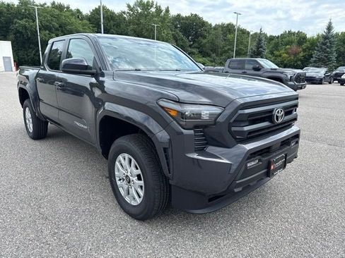 Used 2026 Toyota Tacoma SR5 AWD/4WD image 2