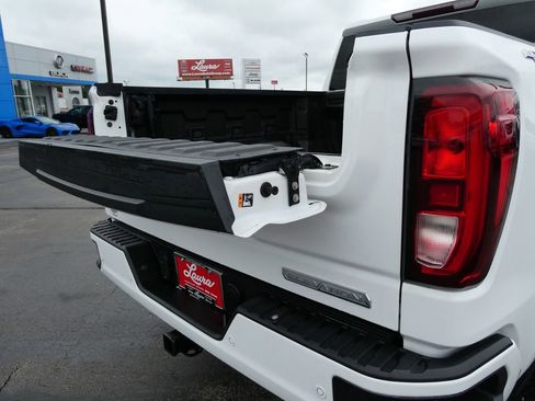 Certified 2020 GMC Sierra 1500 Elevation w/ Elevation Value Package AWD/4WD image 17