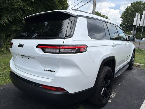 Certified 2025 Jeep Grand Cherokee L Limited w/ Black Appearance Package AWD/4WD image 8