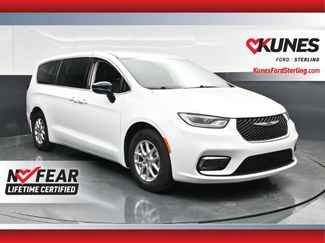 Used 2024 Chrysler Pacifica Touring-L FWD video 1
