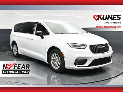 Used 2024 Chrysler Pacifica Touring-L