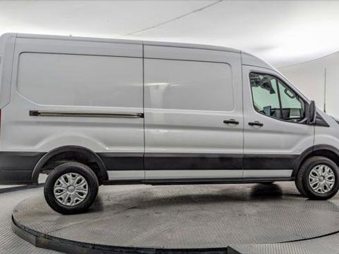 Used 2022 Ford E-Transit Medium Roof image 8
