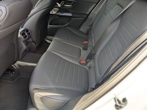 Used 2026 Mercedes-Benz GLC 300 image 14