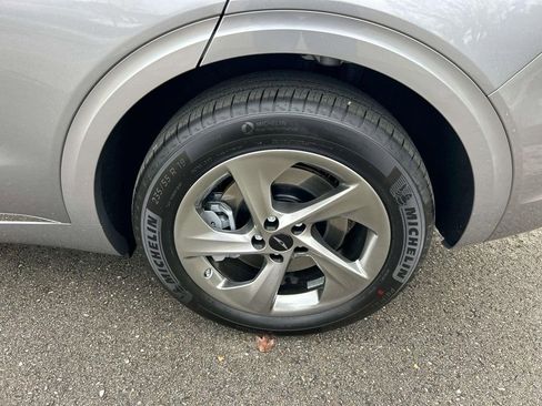 New 2026 Genesis GV70 2.5T Advanced image 11