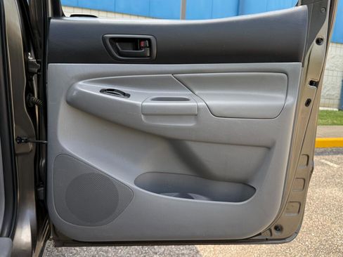 Used 2014 Toyota Tacoma 4x4 Double Cab w/ TRD Sport Package image 22