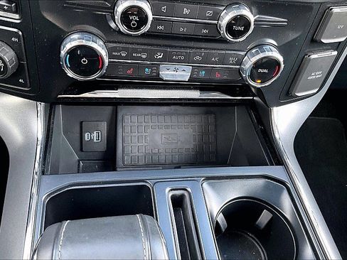 Used 2022 Ford F150 Lariat w/ Trailer Tow Package image 31