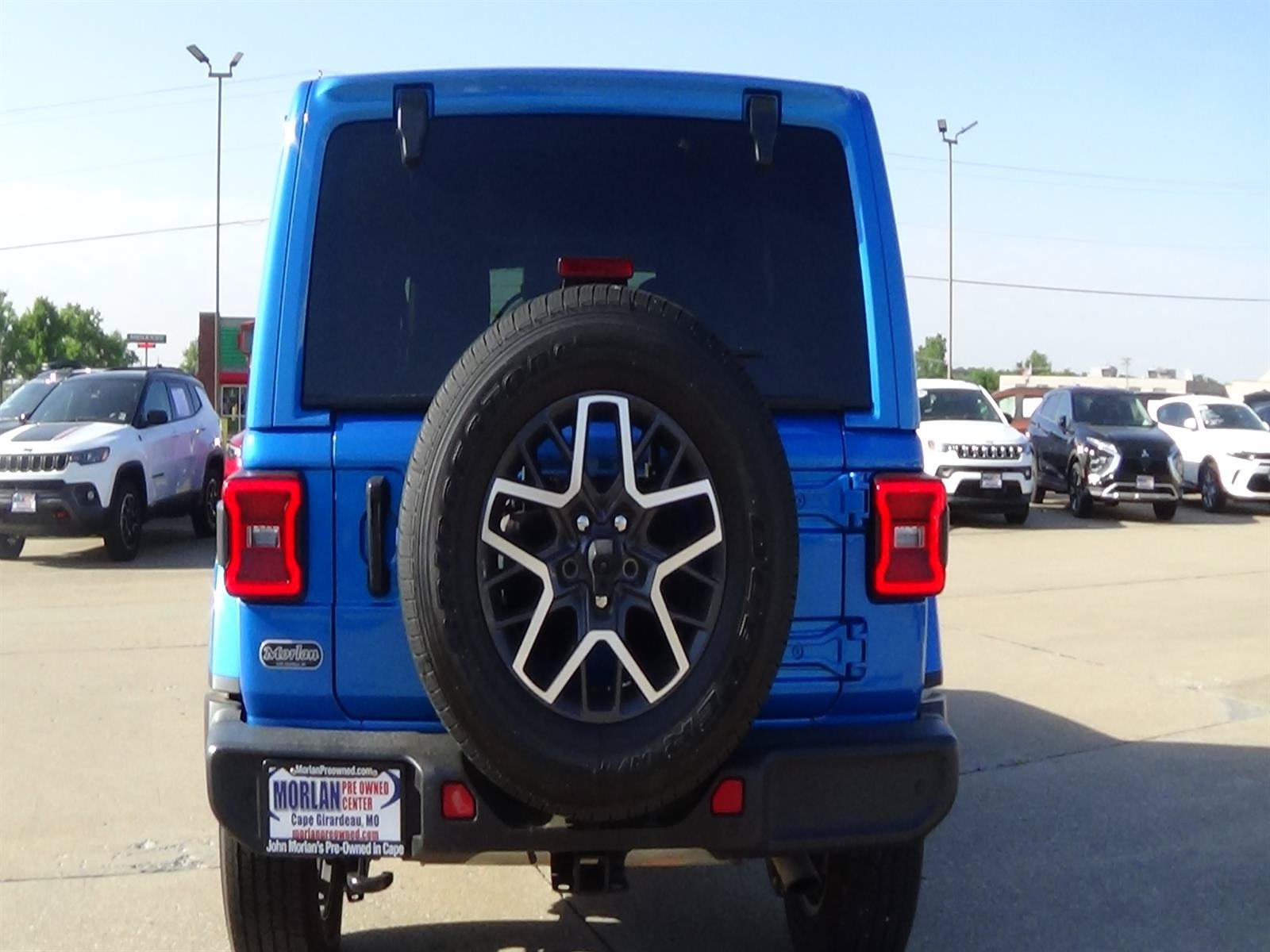 Certified 2021 Jeep Wrangler Unlimited Sahara AWD/4WD image 7