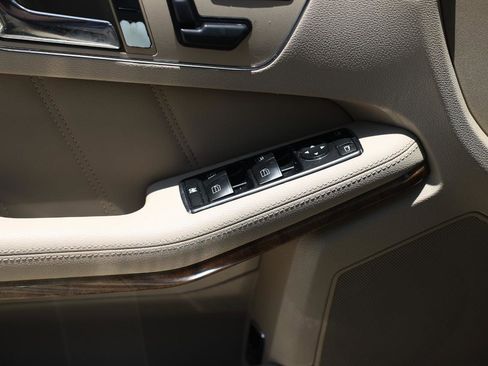 Used 2010 Mercedes-Benz E 350 4MATIC Sedan image 38