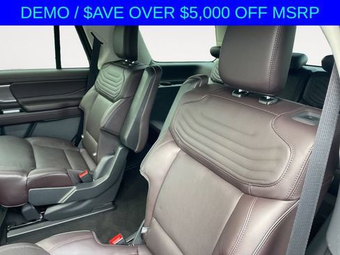 New 2026 Ford Expedition Platinum w/ Platinum Ultimate Package AWD/4WD image 13