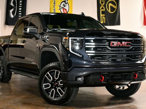 Used 2025 GMC Sierra 1500 AT4 w/ AT4 Premium Package image 3
