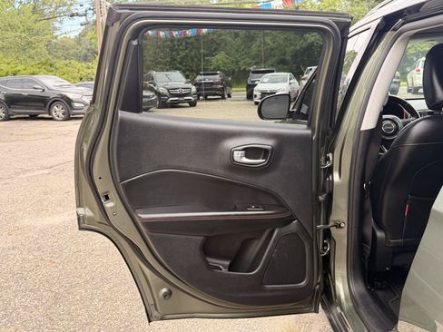 Used 2018 Jeep Compass Trailhawk w/ Leather Interior Group AWD/4WD image 20