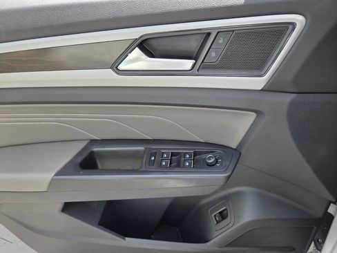 Used 2022 Volkswagen Atlas SE image 25