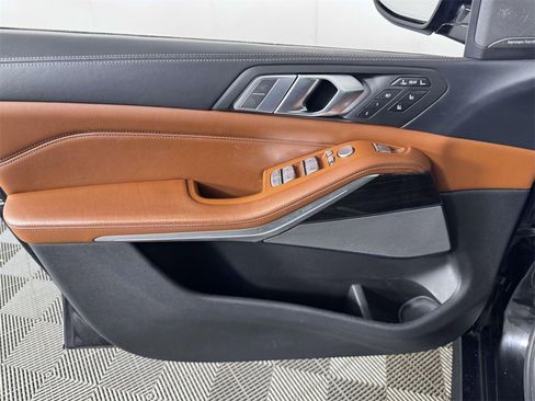 Used 2020 BMW X7 xDrive40i w/ M Sport Package image 17