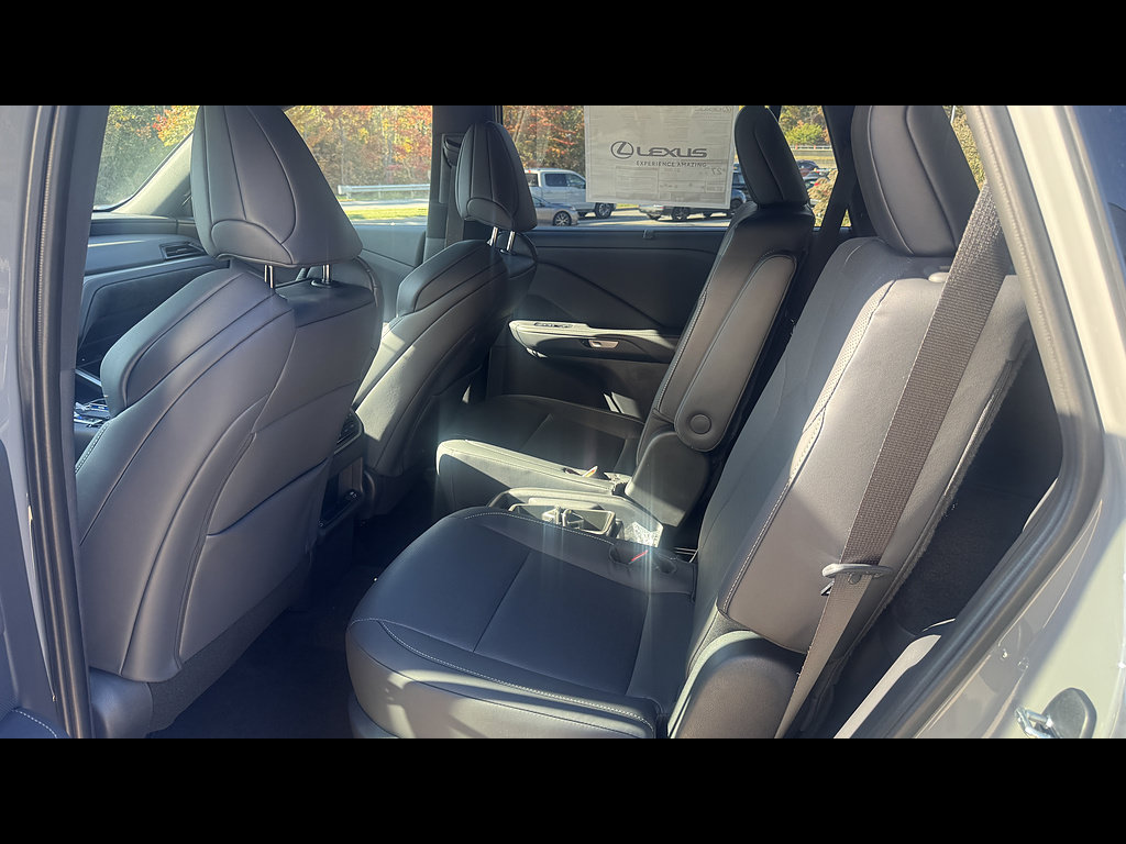 New 2026 Lexus TX 500h AWD w/ Technology Package image 8