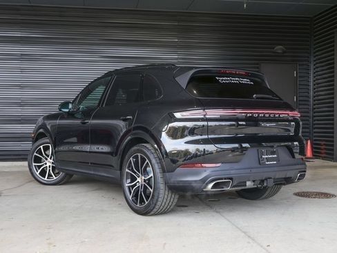 Certified 2026 Porsche Cayenne AWD/4WD image 3