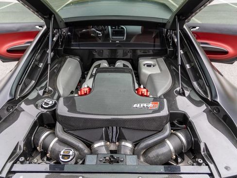 Used 2010 Audi R8 V10 image 8