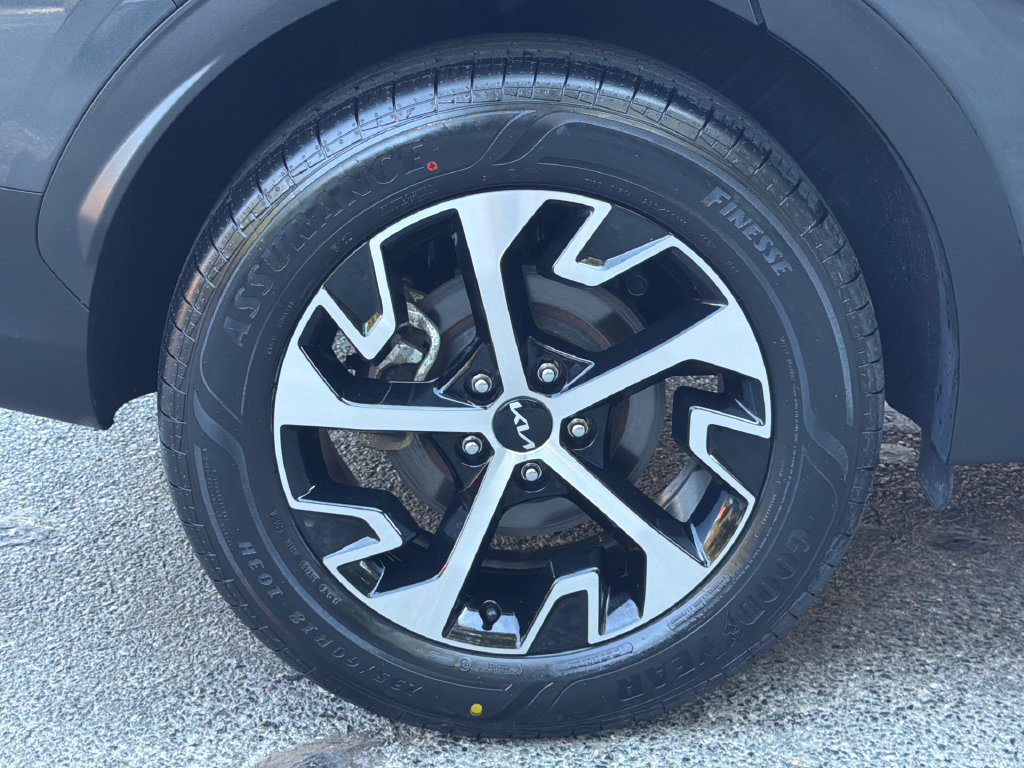 Certified 2023 Kia Sportage EX AWD/4WD image 7