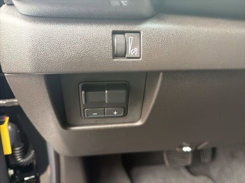 Used 2024 GMC Canyon Elevation w/ Convenience Package image 24