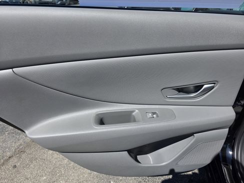 New 2025 Hyundai Elantra Sport image 30