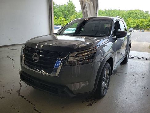 Used 2025 Nissan Pathfinder SV AWD/4WD image 4