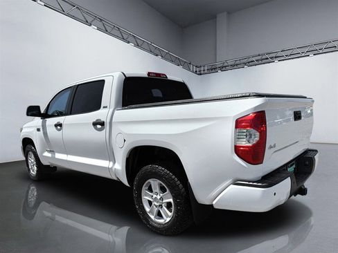 Used 2019 Toyota Tundra SR5 w/ Convenience Package AWD/4WD image 5