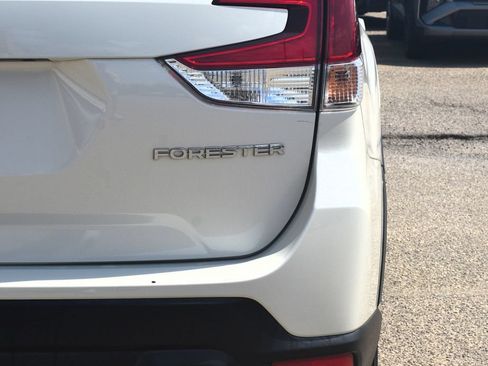 Used 2022 Subaru Forester Premium AWD/4WD image 12