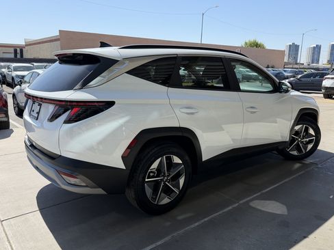 Used 2025 Hyundai Tucson SEL FWD image 4